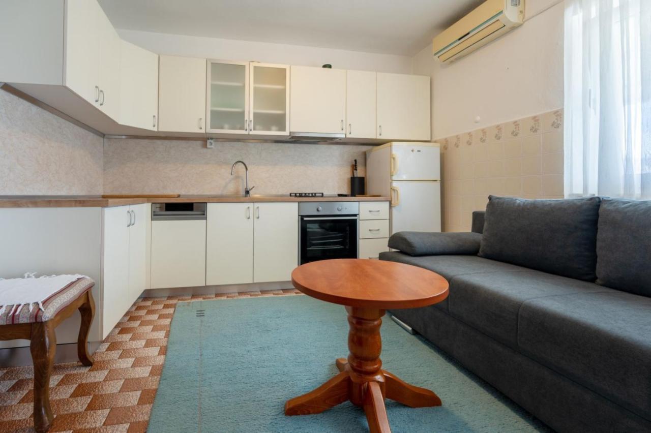 Apartments And Rooms Lotus เนอุม ภายนอก รูปภาพ